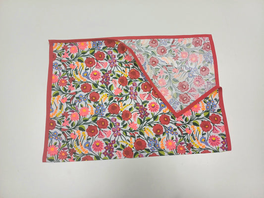 Matyó pattern tablecloth