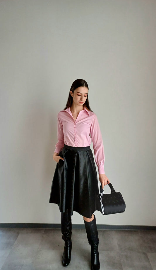 Black skirt with bow pattern